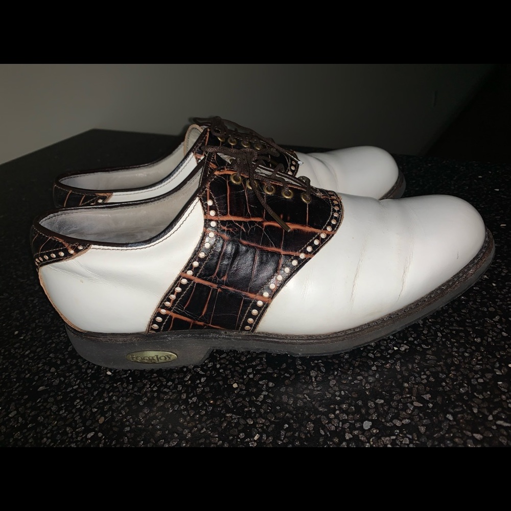 Men’s Foot Joy Classic Tour shoes Size 11